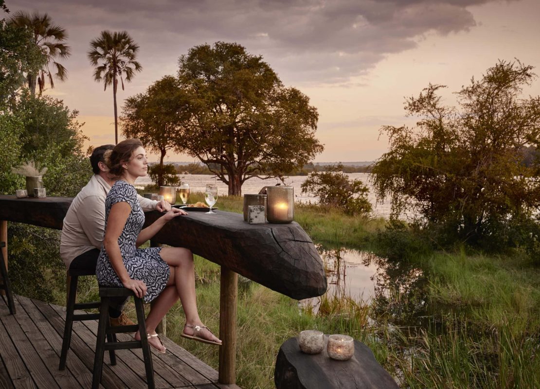 VFRL_Riverside-Bar_sundowners-scaled